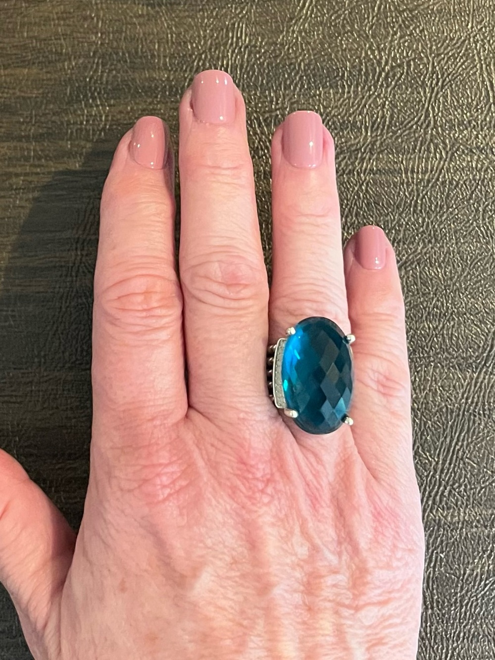 David Yurman Hampton Blue Topaz 16x26 Oval Wheaton Ring Size 7 - Picture 6 of 7